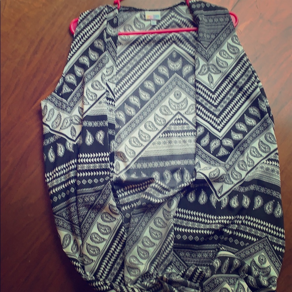 LuLaRoe Joy Vest Black White Print Medium